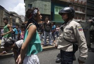 Venezuela, il missionario: «Giovani mandati al macello»