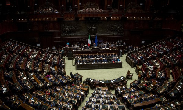 Camere: il nuovo anno comincia con i decreti. In attesa della riforma sull&#039;Autonomia