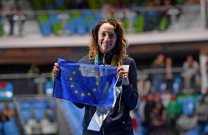 Elisa Di Francisca vince l&#039;argento e mostra la bandiera Ue: &quot;Uniti contro terrorismo&quot;UE ringrazia