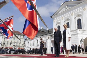 El presidente italiano con su colega eslovaca. 
