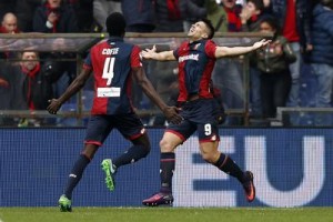 L&#039;attaccante argentino del Genoa Giovanni Simeone 