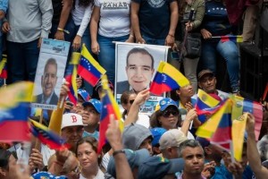  Simpatizantes participan en un acto de campaña del candidato presidencial de la Plataforma Unitaria Democrática (PUD), Edmundo González Urrutia, este sábado en La Victoria, estado Aragua (Venezuela).