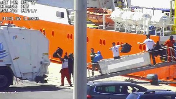 Italia secuestró el barco Aquarius Investigación en Catania sobre tráfico de residuos