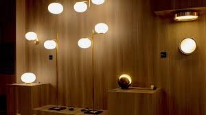  &quot;Alba&quot; diseño de Mariana Pellegrino Soto diseñadora Italo venezuelana  jóvene y emergente por  Euroluce 2017 