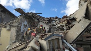 Al menos 38 muertos en un terremoto en el centro de Italia