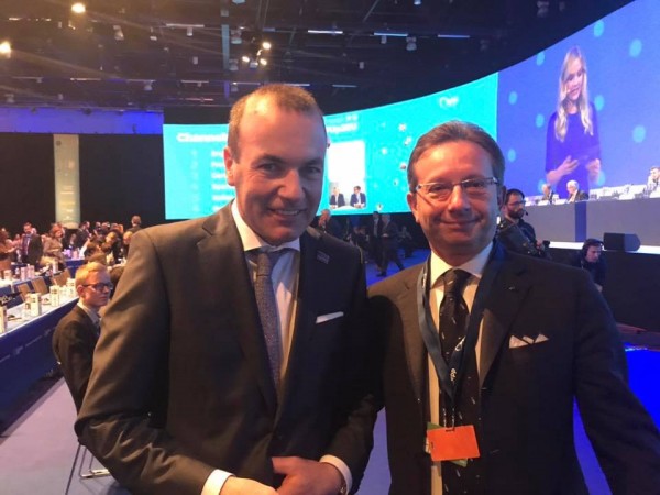 il candidato del Ppe alla guida della prossima Commissione europea Manfred Weber con Antonfrancesco Venturini delegato del Popolari per l&#039;Italia 