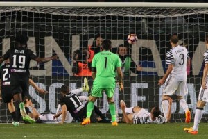 Juventus se detuvo en Bergamo Atalanta le empató 2-2