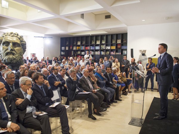 Matteo Renzi a Taranto, dopo anni di promesse facciamo sul serio