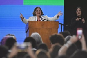  la ministra delle Donne, Cida Gonçalves.