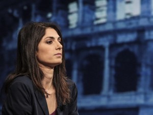 Interrogatorio fiume di Virginia Raggi, «Vado avanti. La polizza? Sono sconvolta»