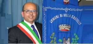 Villa Castelli (Br) - Il sindaco Barletta apprezza l&#039;appalto per la strada Villa Castelli a Francavilla Fontana.
