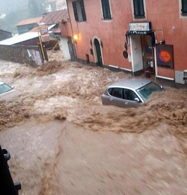 Inundaciones y desbordes de ríos en el norte de Italia