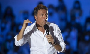 Renzi piccona il Dpcm. E Zingaretti chiama le opposizioni