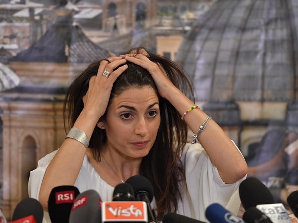 Caso Raggi: ecco cosa prevede il codice etico del Movimento 5 Stelle