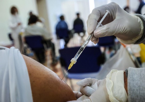 Vaccini: oltre 6 milioni di italiani non hanno alcuna copertura contro il Covid