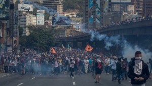 Venezuela forte repressione: scontri a Caracas tra gli oppositori di Maduro e la polizia