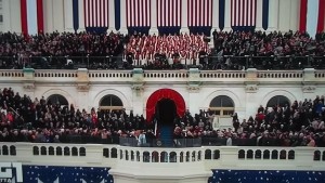 Giura Trump, è il giorno dell&#039;insediamento con molti contro
