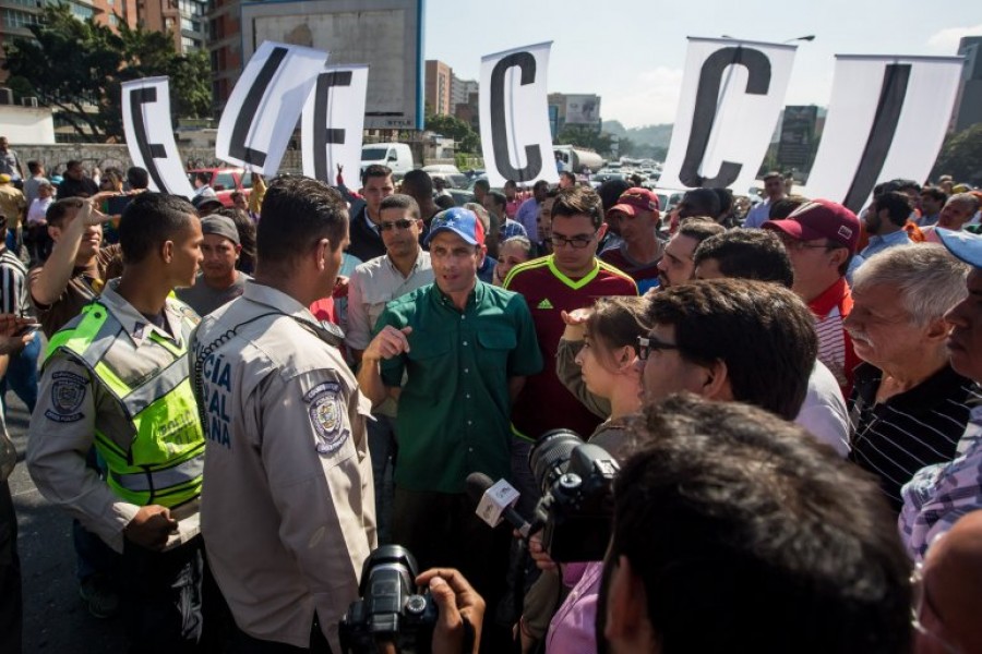 Protesta sorpresa en la autopista Francisco Fajardo con Capriles
