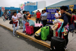 Miles de venezolanos llegan a Perú antes que venza plazo para el permiso especial