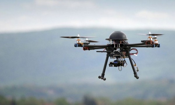Crean drone capaz de disparar armas