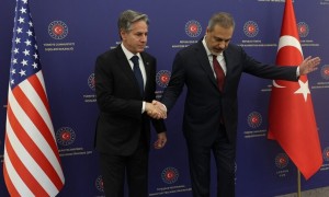  Il segretario di Stato americano, Anthony Blinken, e il ministro degli Esteri turco, Hakan Fidan