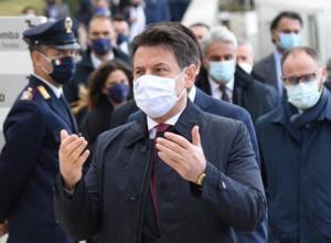 Covid, Conte: &#039;Battaglia non vinta, attenzione massima&#039;