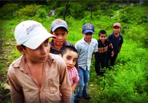 Niños y adolescentes obligados a emigrar en Honduras