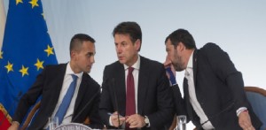 Il governo tenta di spegnere la rivolta dei sindaci prima che sia troppo tardi