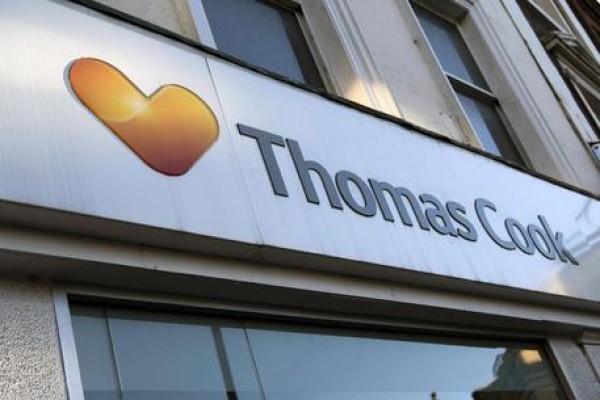 Thomas Cook chiede bancarotta, circa 600 mila turisti bloccati A rischio 22.000 posti di lavoro