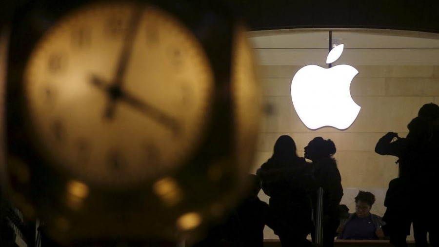 Brussels and Apple trade claims over Irish tax row
