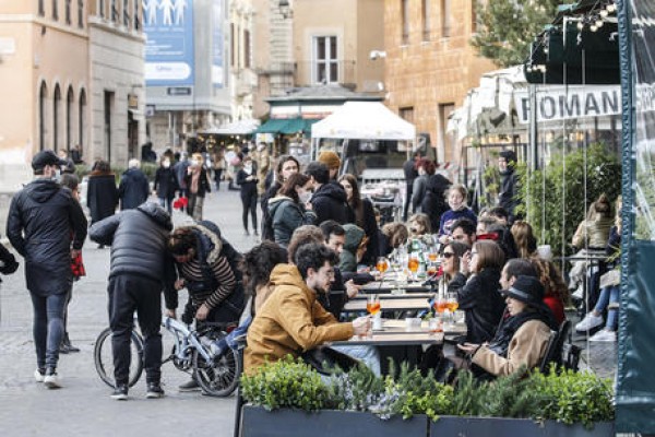 Tra rosso e arancione l&#039;Italia torna in &quot;confinamento&quot; per due settimane