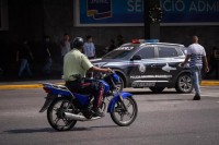 Caracas annuncia l&#039;arresto di un italiano, &#039;è un mercenario&#039;. Venezuela, arrestato ex candidato alle presidenziali Enrique Márquez.