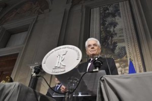 Mattarella scrive a Conte: &quot;Sviluppare dialogo con Ue&quot;