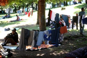 Milano -  Per gli immigrati la Bordonali esclude uso di tende Protezione civile regionale