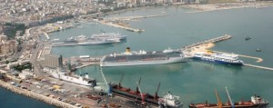 Taranto - Amici di Beppe Grillo: “Il porto ai tarantini? Staremo vigili!”