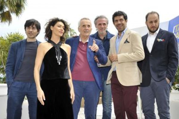 Bellocchio con il cast de &#039;Il traditore&#039;