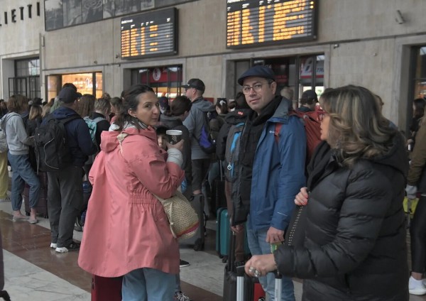 Sciopero dei treni: viaggiatori bloccati a Firenze