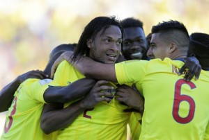 Ecuador goleó 3-0 a una Venezuela sin brillo