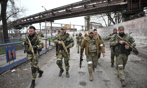 Milizie filo-russe a Mariupol 
