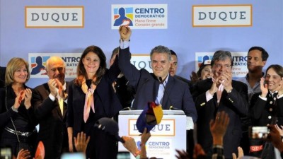 La Colombia resta a destra col nuovo presidente Ivan Duque del Centro Democratico