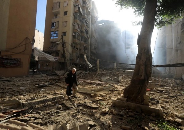 Raid israeliano su Beirut. L&#039;Idf: &quot;Uccisi 60 miliziani. Colpiti 200 obiettivi in 24 ore&quot;. Hezbollah: &quot;È solo un primo round&quot;