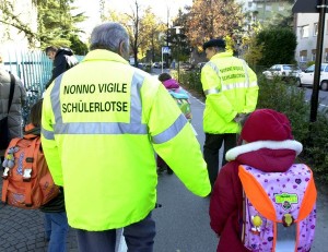 Bolzano - Il Pedibus in servizio anche a Gries con i nonni vigili