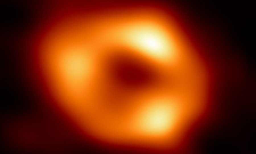 Fotografato il buco nero al centro della Via Lattea
