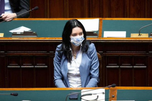 Minacce e insulti sui social, scorta per ministra Azzolina, viceministro alla Salute Sileri e governatore della Lombardia Fontana
