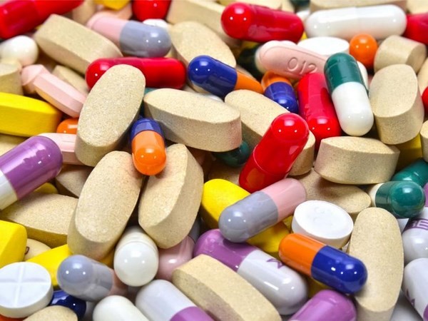 Europa - Poveri sempre più esclusi dai farmaci costosi, la denuncia del M5S europeo