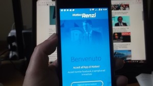 Renzi: «10 mila utenti per l’app in una settimana, condividere è un verbo bellissimo»