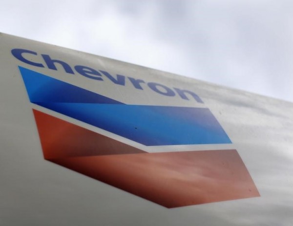 Chevron evacúa a ejecutivos de Venezuela luego de detenciones de personal