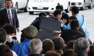 Il premier giapponese, Kishida, scampa a un attentato