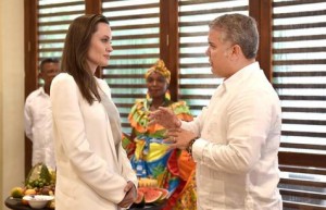 Angelina Jolie dialoga con Iván Duque en Cartagena