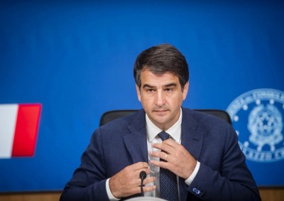 Raffaele Fitto vicepresidente esecutivo UE con delega a Coesione e Riforme e con il compito di portare a compimento i Pnrr e supervisionare i portafogli di Allargamento, Pesca, Agricoltura e Trasporti. 